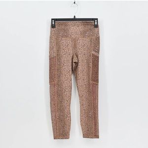 NWT Fabletics Mila High-Waisted Pocket Capri XL